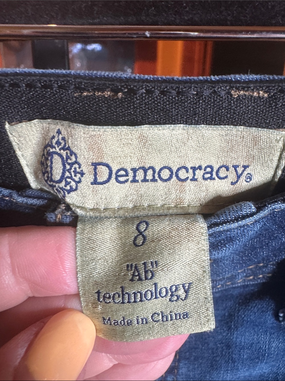 Democracy Straight-Leg Jeans Size 8 “Ab” Technology Ankle Skimmer Distressed - Picture 3 of 8